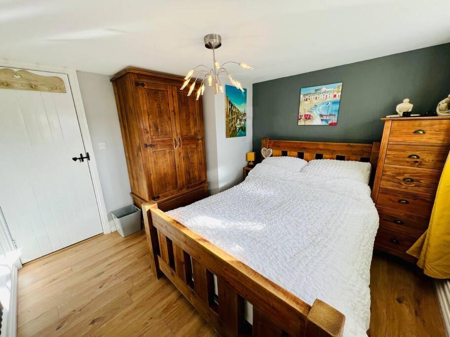 Swordfish Cottage **Next To The Harbour** Уитби Экстерьер фото